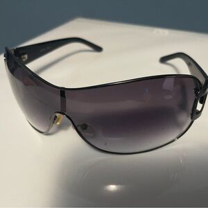 Kenneth Cole Reaction Black Sunglasses 😎